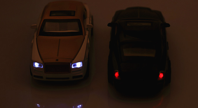 Phantom Alloy Car Model 1:32 with Sound and Light